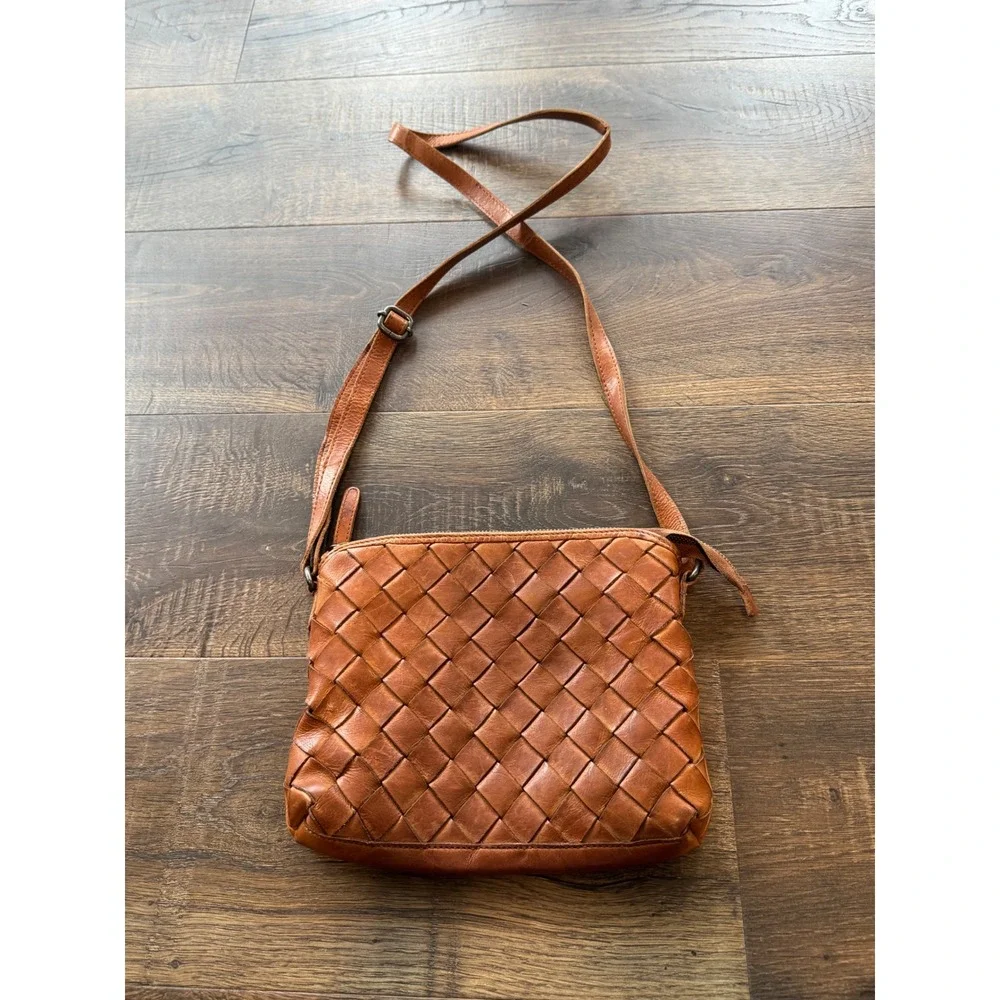 Vilenica Holland Leather Crossbody Bag Woven Front Shoulder Bag Purse‎
